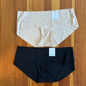 Set of 2 NWT Auden Invisible Edge Hipsters